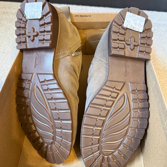 ***NIB*** Clarks Aspra Walk Waterproof ankle boots - Picture 4 of 6